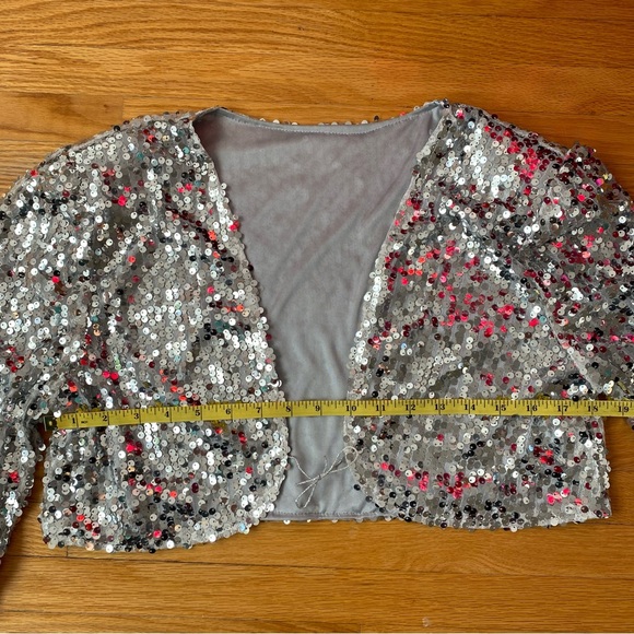 LONG SLEEVE SILVER SEQUINS SHORT BOLERO JACKET. Sizes S-M - Picture 13 of 13